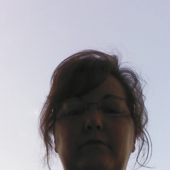 Profile Picture of Veronica Davison (@ver618) on Poshmark