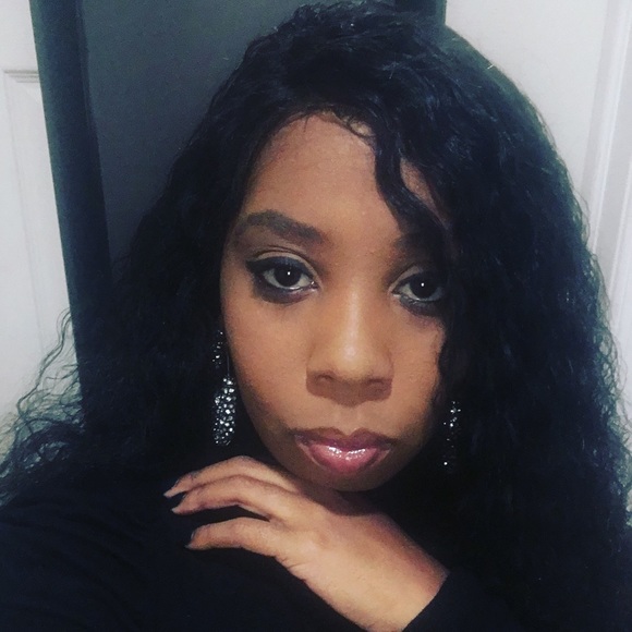 Profile Picture of Erica Blocker (@msindependente) on Poshmark