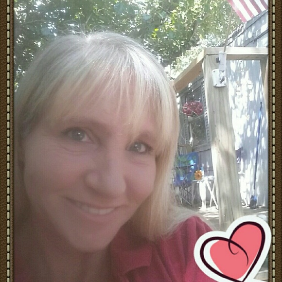 Profile Picture of Nova King (@fishin_pro) on Poshmark