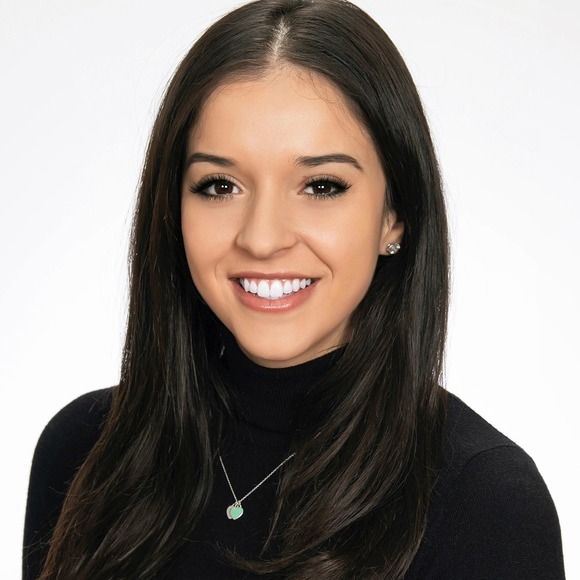 Profile Picture of Eileen Mirabal (@eileenmirabal) on Poshmark