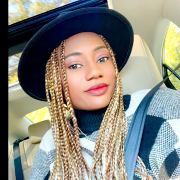 Nicole Anokam - Poshmark Profile Picture of Nicole Anokam (@modnic95) on Poshmark