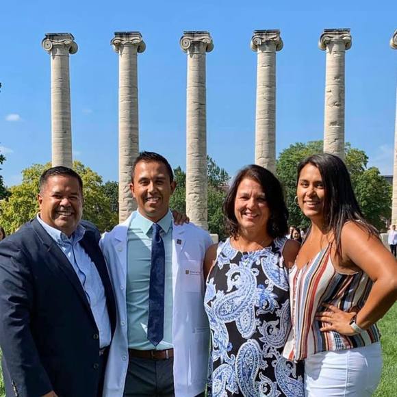 Profile Picture of Alex Rodriguez (@alexrodrigue813) on Poshmark