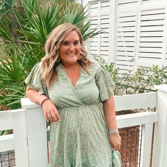 Profile Picture of Whitley Foster (@fosterwhitley) on Poshmark