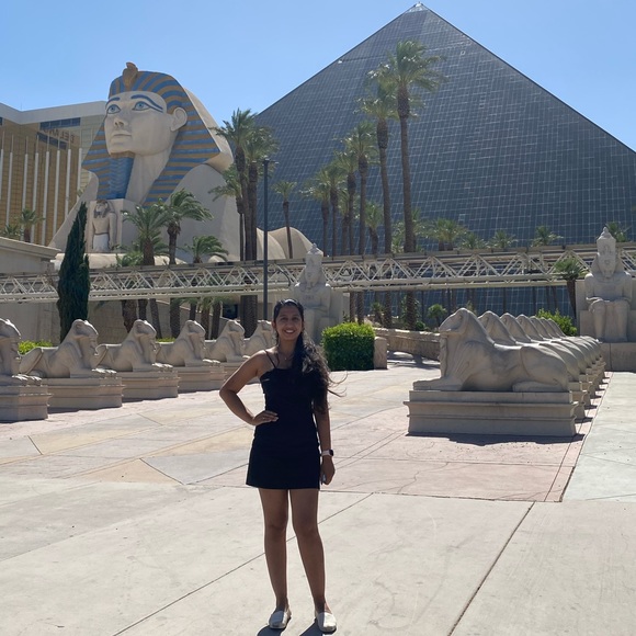 Profile Picture of Urvashi Gaitonde (@urvashi_g) on Poshmark