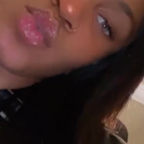 Profile Picture of Tia Haynes (@tia_haynes) on Poshmark