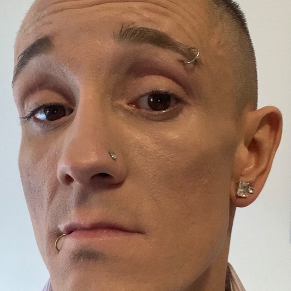 Profile Picture of Daniel Dawson (@danieldawson681) on Poshmark