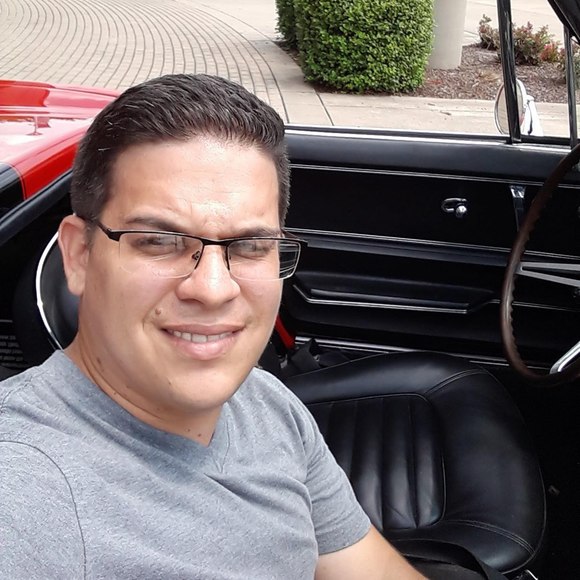 Profile Picture of Omar Velez (@omarvelez905) on Poshmark