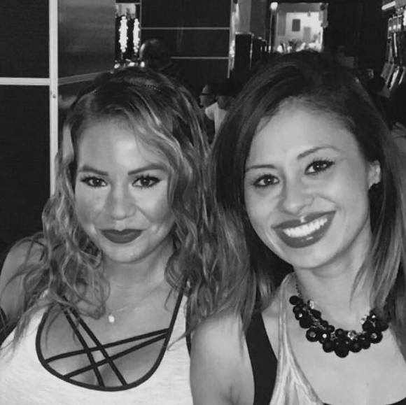 Profile Picture of Nikki Higgins (@nikkisan7) on Poshmark