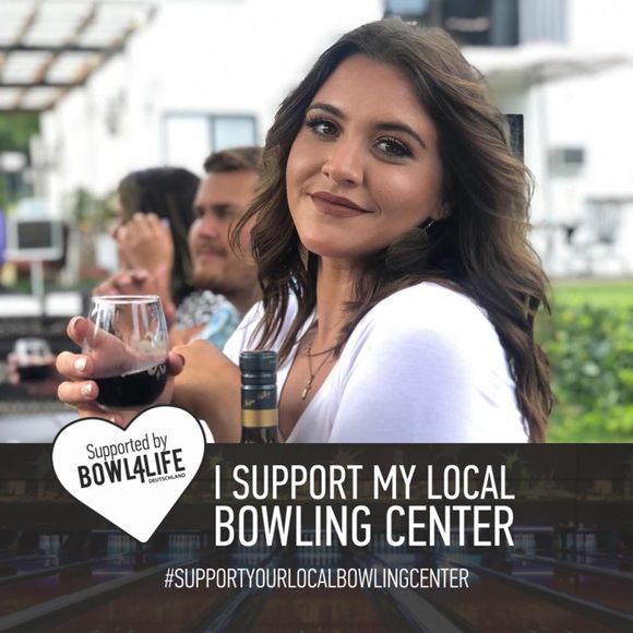 Profile Picture of Jocelyn Schrauben (@jocschrau22) on Poshmark