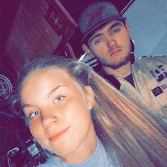 Profile Picture of Madison Dingler (@madisondingler) on Poshmark