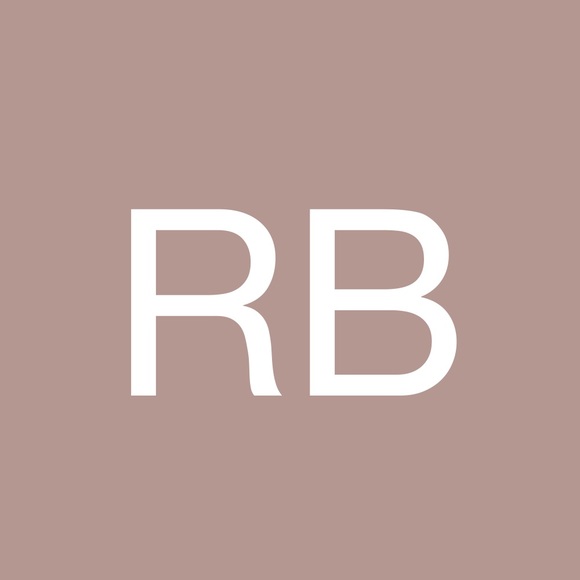 Profile Picture of Rebecca Brucher (@gracie318) on Poshmark