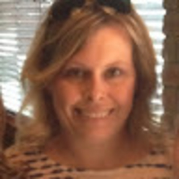 Profile Picture of Liz Filger (@lizfilger) on Poshmark