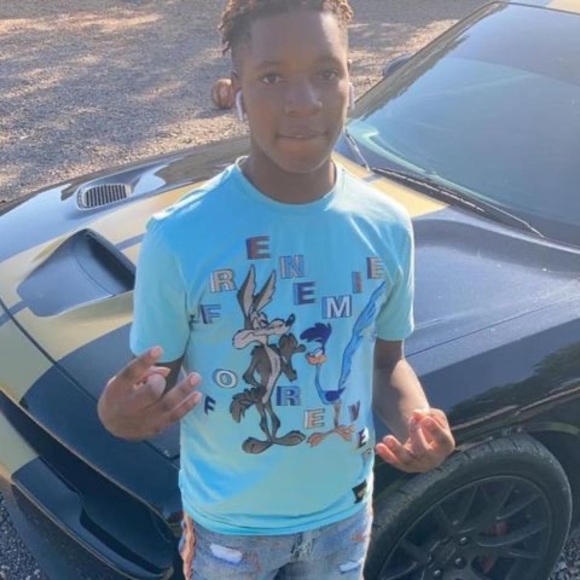 Profile Picture of Gabriel Keeler (@gabrielkeeler) on Poshmark