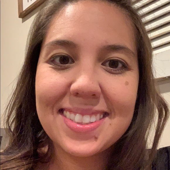 Profile Picture of Ashlee Shaffer (@ashleeashaffer) on Poshmark