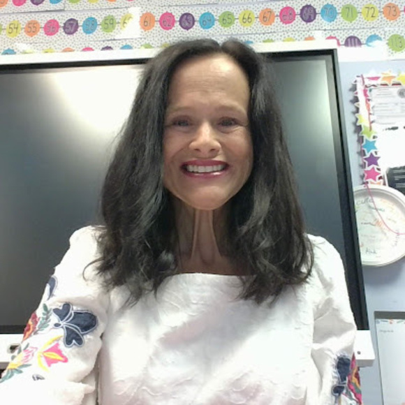 Profile Picture of Kristin Slusarczyk (@perfectparlay) on Poshmark