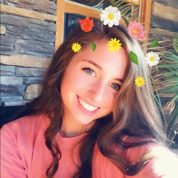 Profile Picture of Bailey Calhoun (@baileycalhoun16) on Poshmark