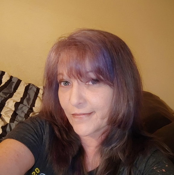 Profile Picture of Alisia Quinley (@alisiaquinley) on Poshmark