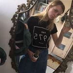 Profile Picture of I love your flaws ¬Pamela (@demiblooms) on Instagram