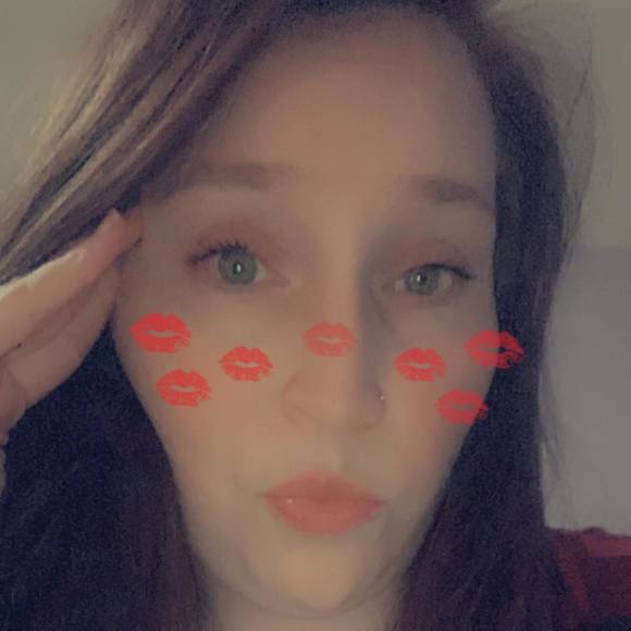 Profile Picture of Samantha Hamby (@sjsmith500) on Poshmark