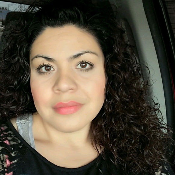 Profile Picture of Rachel Hidalgo (@rhidalgo99) on Poshmark