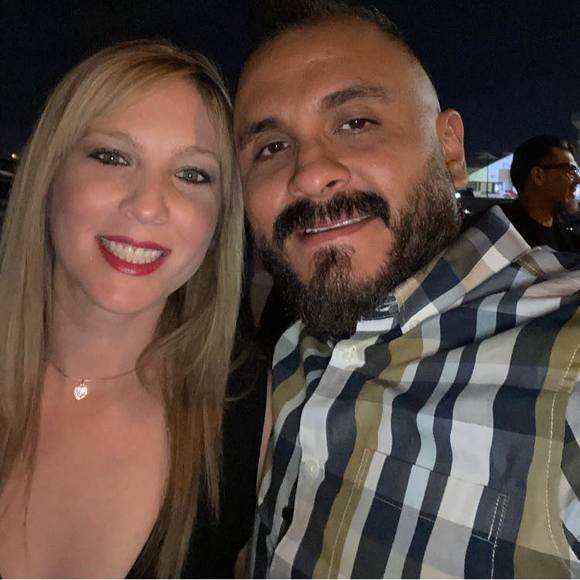 Profile Picture of Hugoylorena Pinales (@hugopinales16) on Poshmark