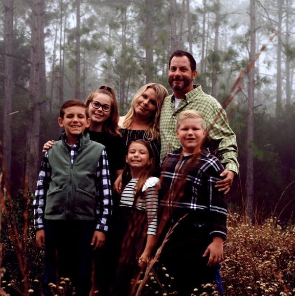 Profile Picture of Kendra Hyser (@kendrahyser) on Poshmark