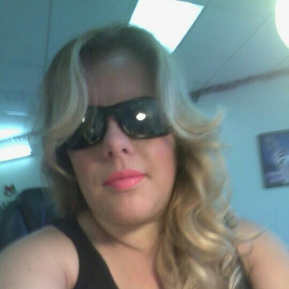 Profile Picture of Leticia Escarrega (@leticia2329) on Poshmark