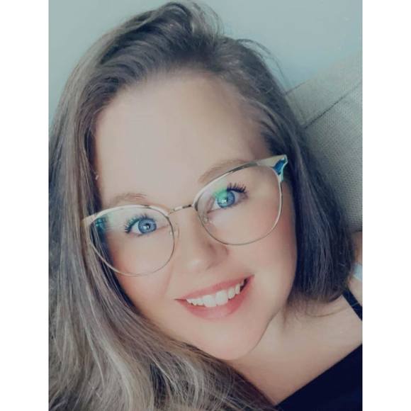 Profile Picture of Mary Hartless (@maryhartless21) on Poshmark