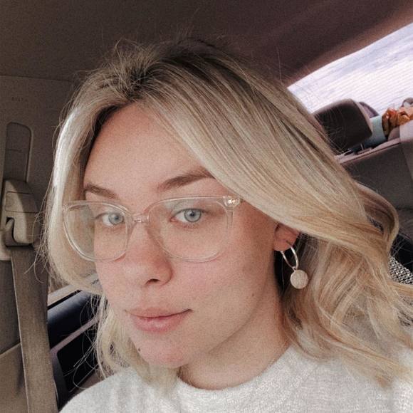 Profile Picture of Keirstin Nazaruk (@keirstinnazar) on Poshmark