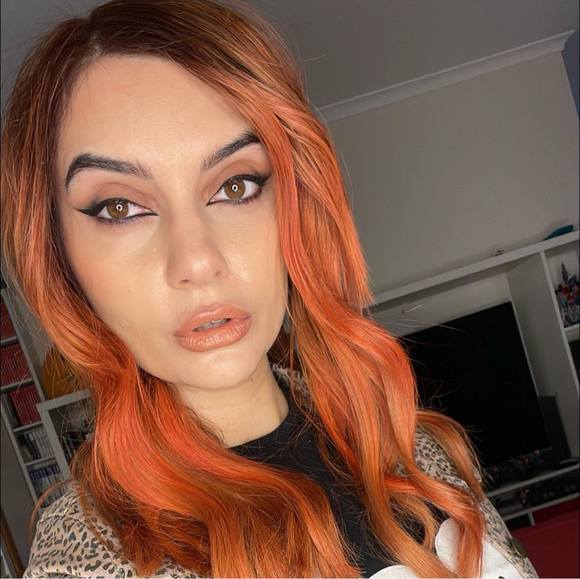 Profile Picture of Helia Haghdoost (@heliahaghdoost) on Poshmark