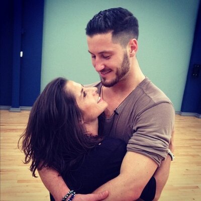 Profile Picture of Vote Kelly & Val (@VoteKelly_DWTS) on Twitter