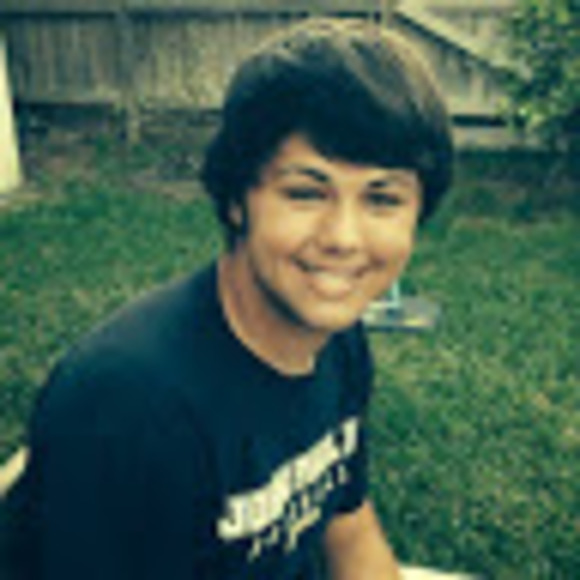 Profile Picture of Nicholas Nye (@nicholasnye) on Poshmark