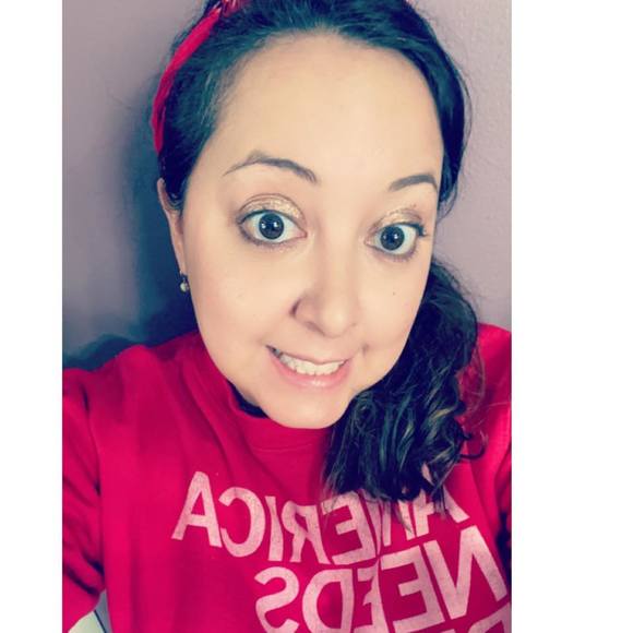 Profile Picture of Gabriela Coronel (@opap_ac_79) on Poshmark