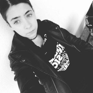 Profile Picture of Jenny Lieb (@x_jennyx_x) on Twitter