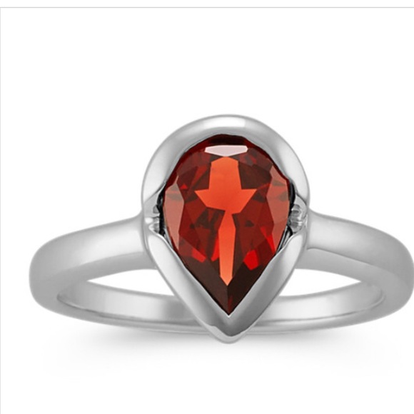 Profile Picture of Bretta Grinsteinner (@bgrinsteinner) on Poshmark