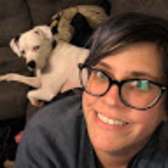 Profile Picture of Kate Daus (@katiedaus) on Poshmark