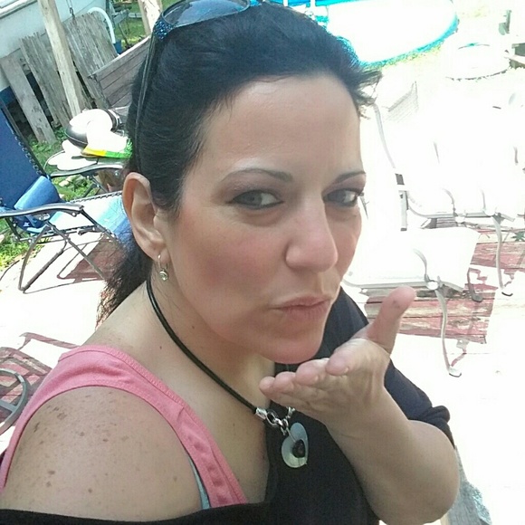 Profile Picture of Stacy Gibbs (@coolwayz620) on Poshmark