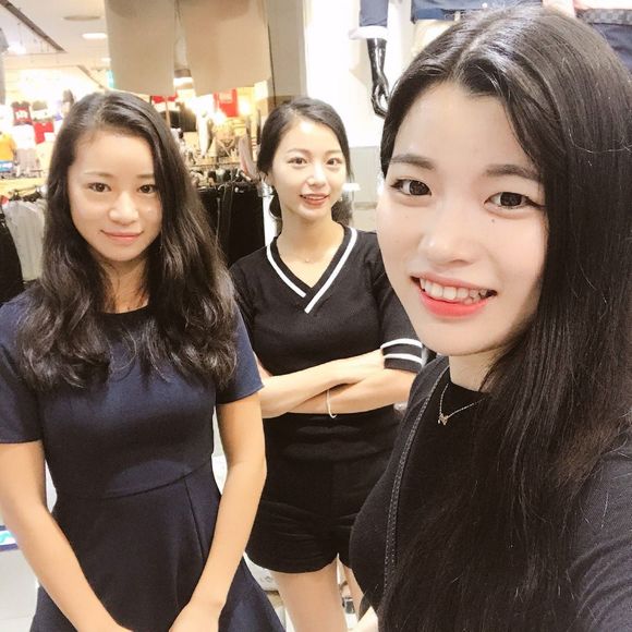 Profile Picture of Bitnaly Song (@bitnalyjohns) on Poshmark