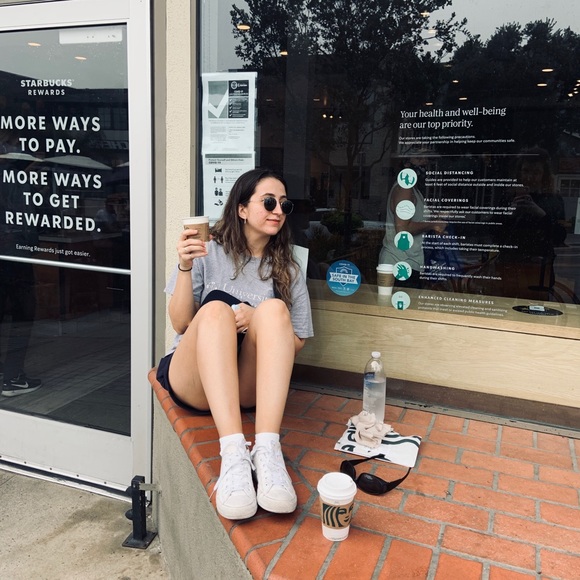 Profile Picture of Gigi Husari (@ghinwah12) on Poshmark