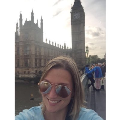 Profile Picture of Stacey  ⚓️ 🍍 ☀ (@staceygoans) on Twitter