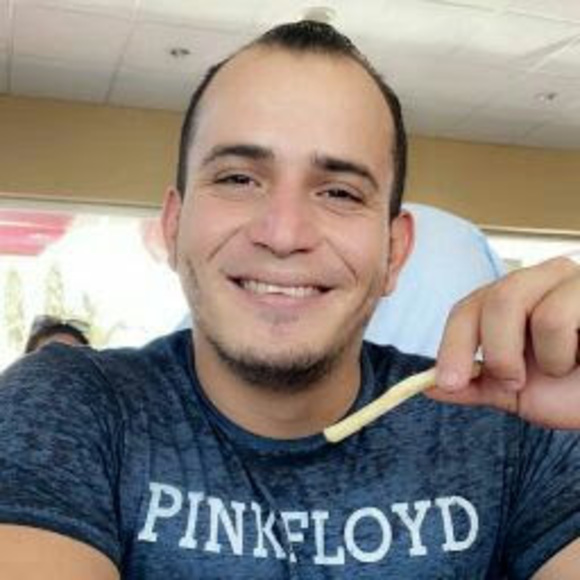 Profile Picture of Nigel Fonseca fonseca (@nigel14844) on Poshmark