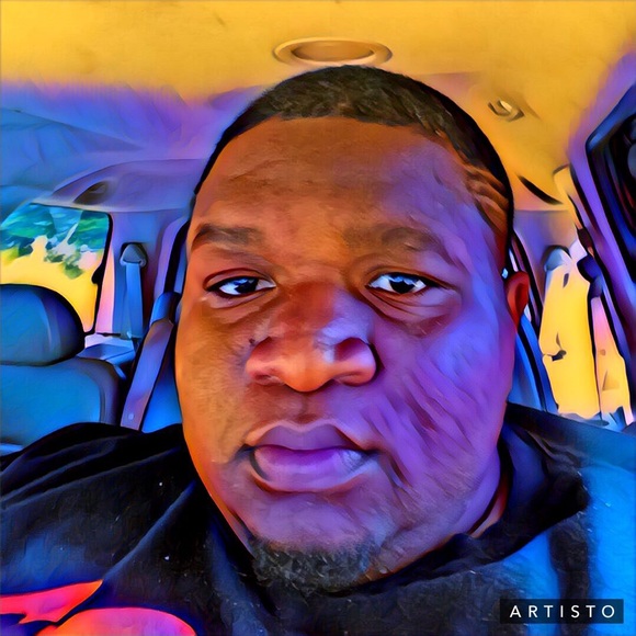 Profile Picture of Antonio Singleton (@antonio180) on Poshmark