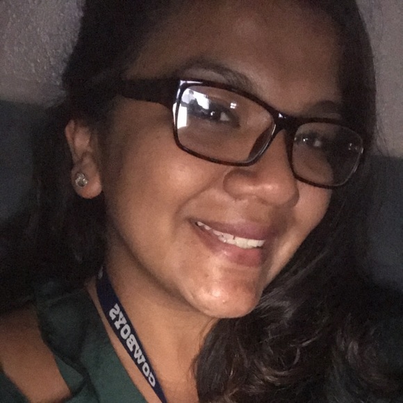 Profile Picture of Stacy Jimenez (@stacyjimenez) on Poshmark