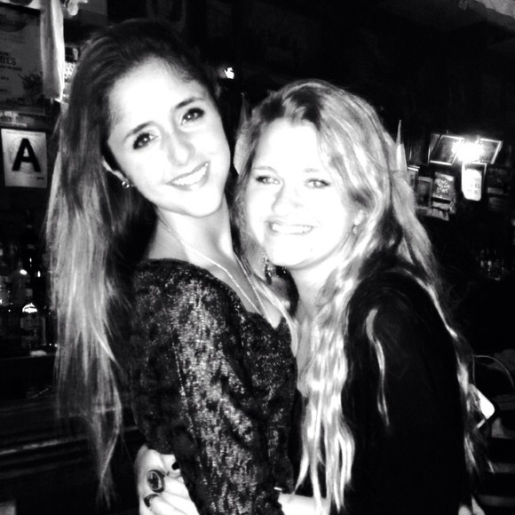 Profile Picture of Blaine Kaniewski (@blaineebear) on Poshmark