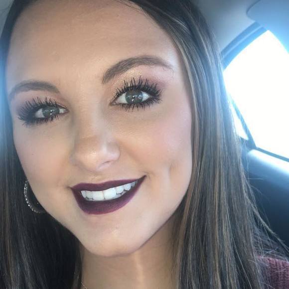 Profile Picture of Jessica Eckhout (@eckhout32) on Poshmark