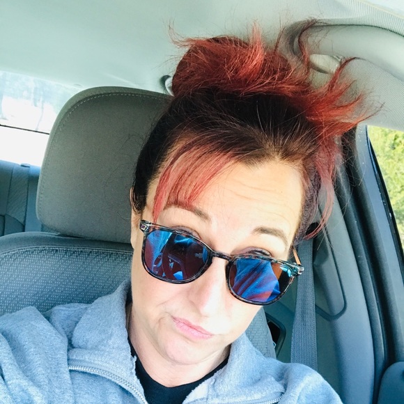 Profile Picture of Sherri Jacobs (@loladinky) on Poshmark