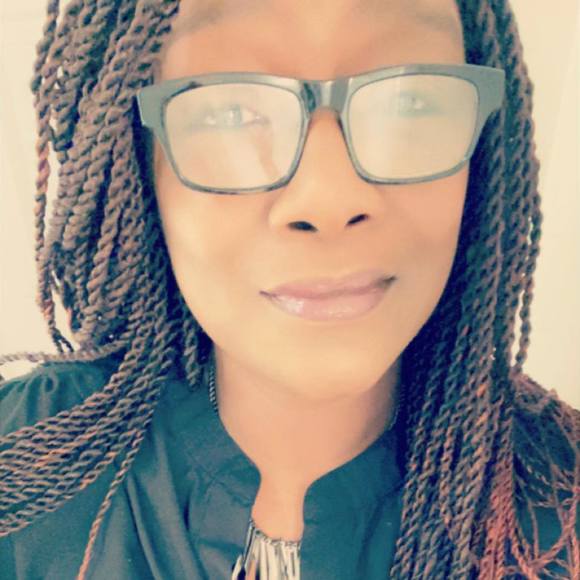 Profile Picture of Ebonee Andrews (@ebonee71) on Poshmark