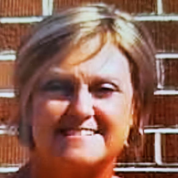 Profile Picture of Hazel Clements (@clementshazel) on Poshmark