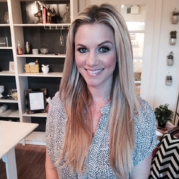 Profile Picture of Amanda Staite (@astaite) on Poshmark