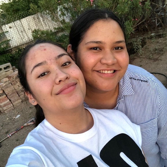 Profile Picture of Alondra Alvarez (@olndra) on Poshmark